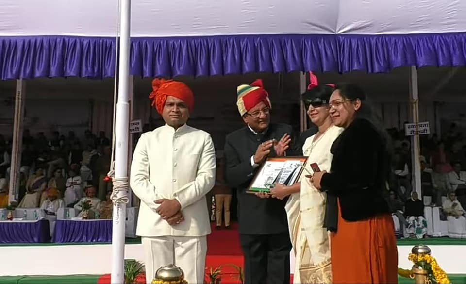 First Award of #WWoW-Women Welfare Organisation of World